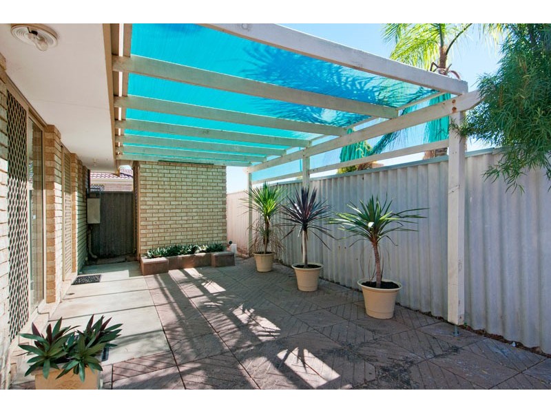 10/2 Loaring Street, Mandurah WA 6210