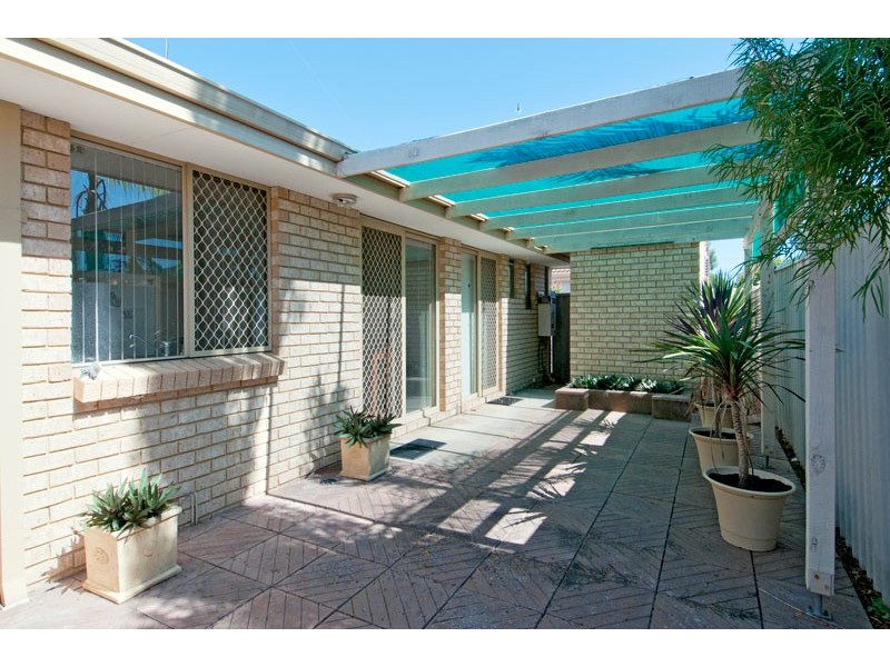 10/2 Loaring Street, Mandurah WA 6210