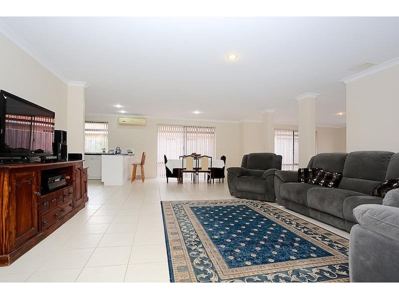 219 Peelwood Parade, Halls Head WA 6210