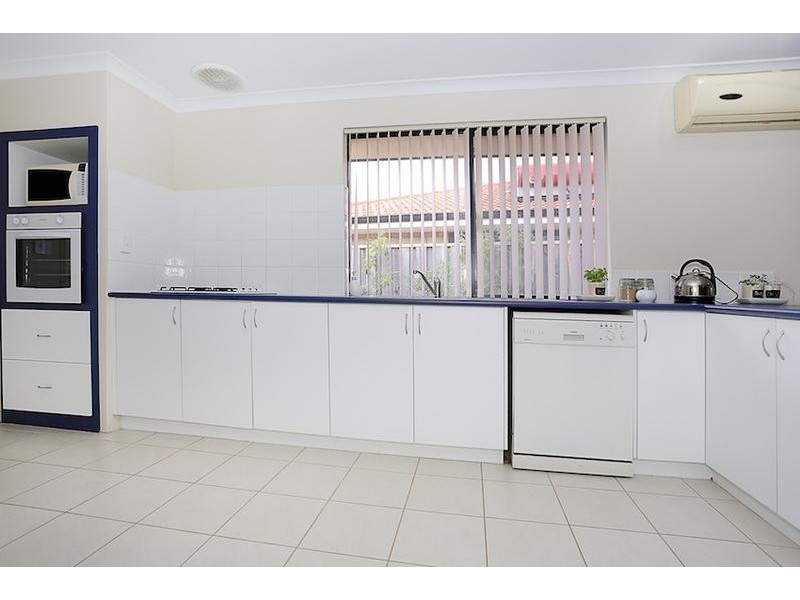 219 Peelwood Parade, Halls Head WA 6210