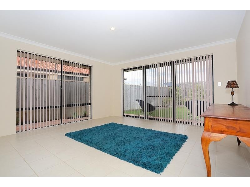 219 Peelwood Parade, Halls Head WA 6210