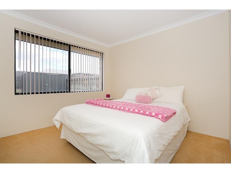 219 Peelwood Parade, Halls Head WA 6210