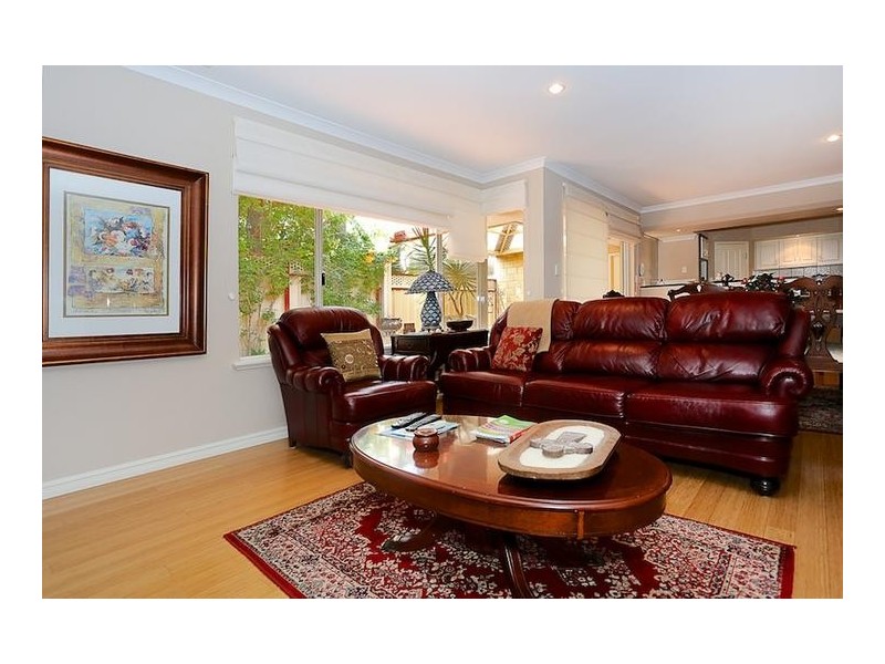 1/102 Janis Street, Halls Head WA 6210