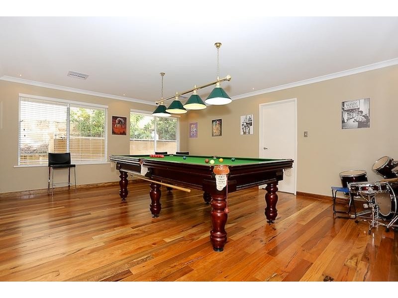 4 Banyon Close, Halls Head WA 6210