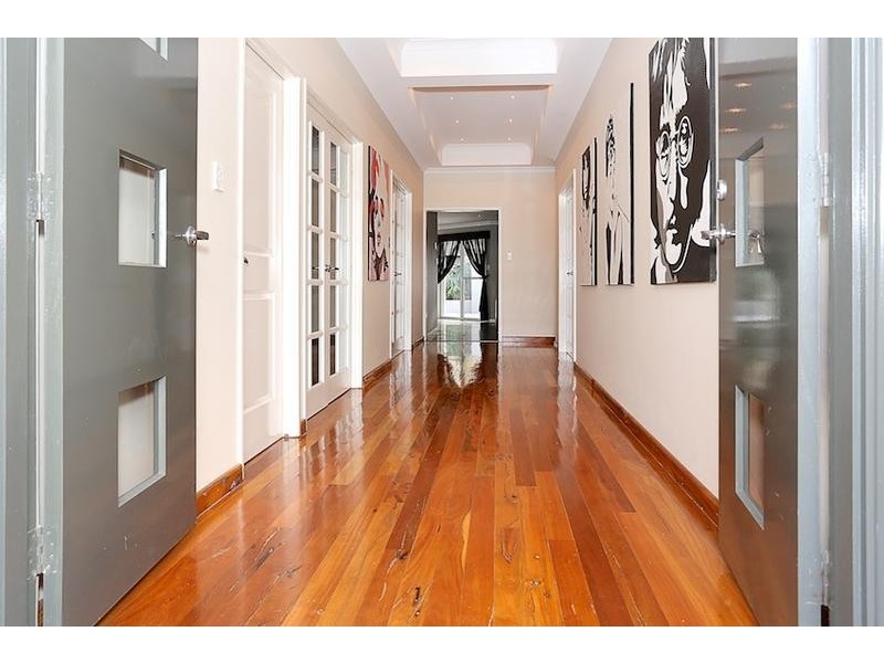 4 Banyon Close, Halls Head WA 6210