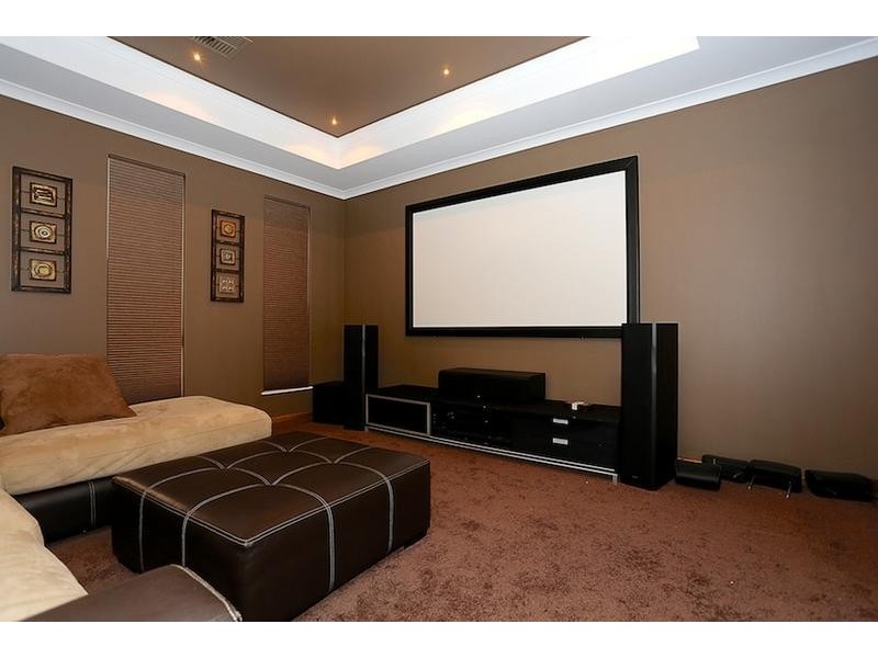 4 Banyon Close, Halls Head WA 6210