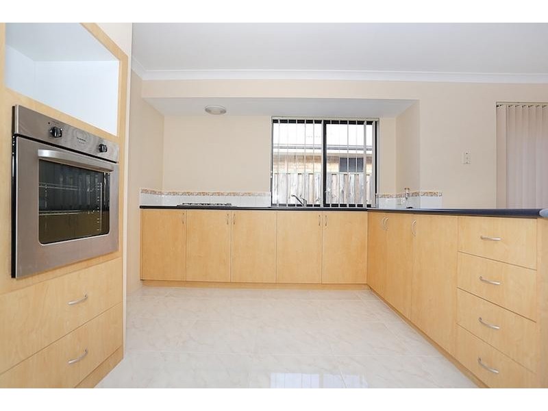 4 Quandong Parkway, Halls Head WA 6210