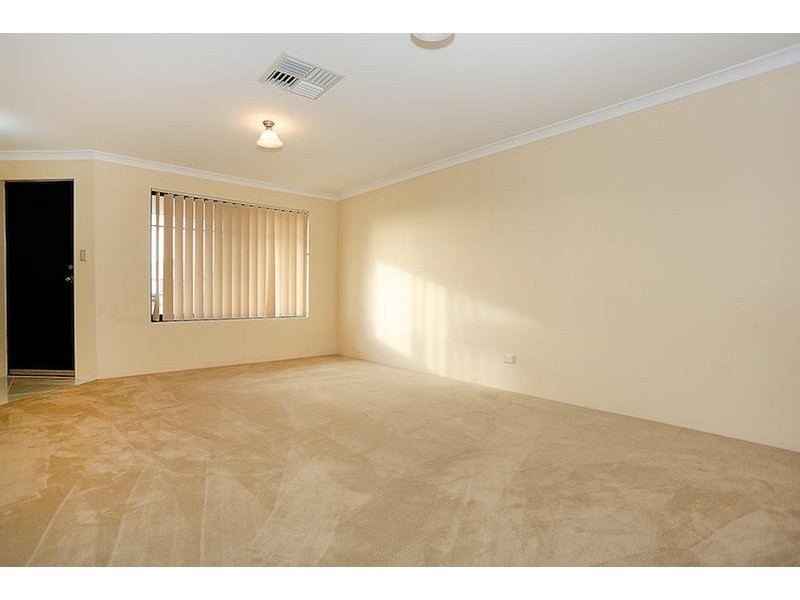 4 Quandong Parkway, Halls Head WA 6210