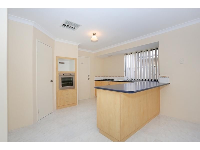 4 Quandong Parkway, Halls Head WA 6210