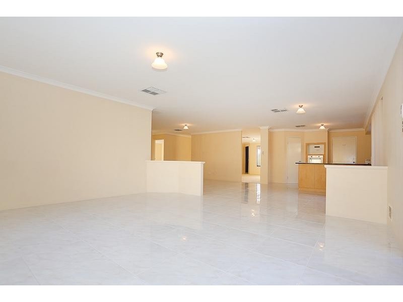 4 Quandong Parkway, Halls Head WA 6210