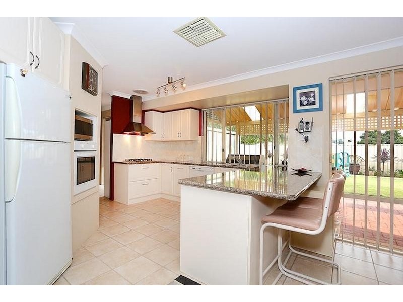 26 Vermont Avenue, Meadow Springs WA 6210