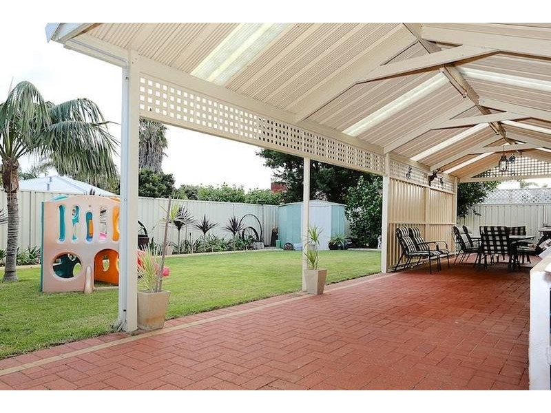 26 Vermont Avenue, Meadow Springs WA 6210