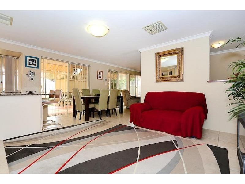 26 Vermont Avenue, Meadow Springs WA 6210