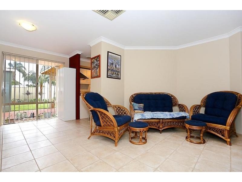 26 Vermont Avenue, Meadow Springs WA 6210