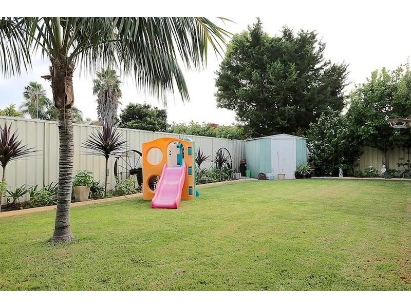 26 Vermont Avenue, Meadow Springs WA 6210