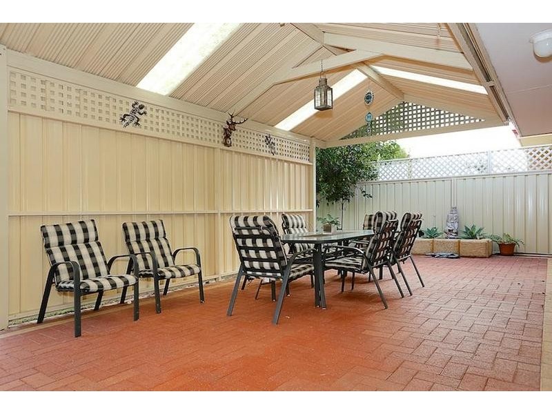 26 Vermont Avenue, Meadow Springs WA 6210