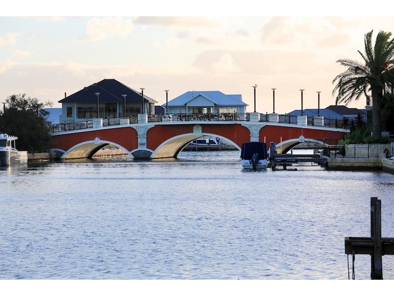 10 Tasman Loop, Dudley Park WA 6210