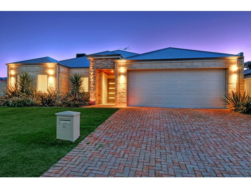 11 Chalice Rise, Lakelands WA 6180