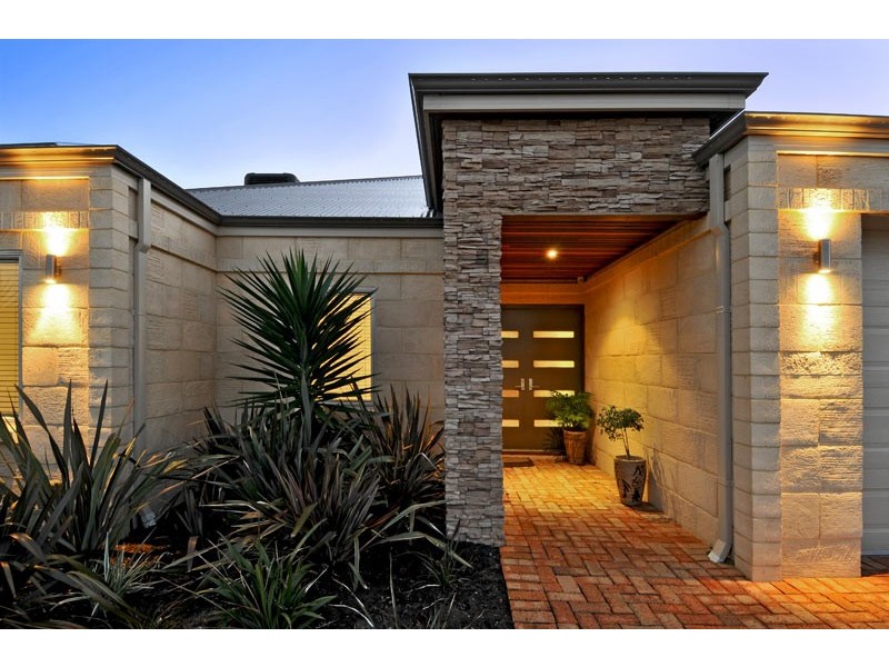 11 Chalice Rise, Lakelands WA 6180