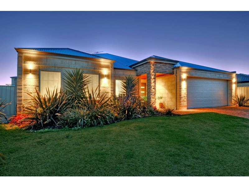 11 Chalice Rise, Lakelands WA 6180