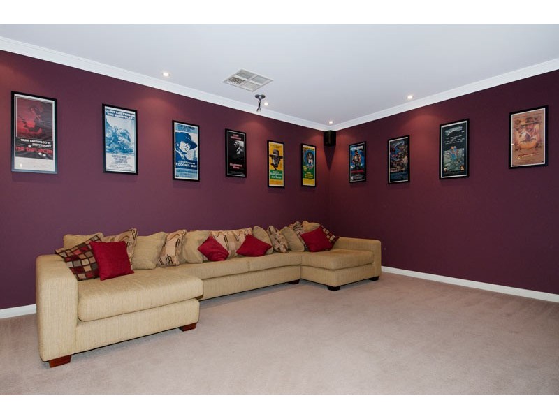 11 Chalice Rise, Lakelands WA 6180