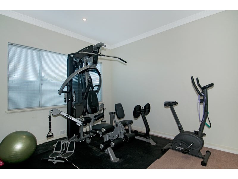 11 Chalice Rise, Lakelands WA 6180