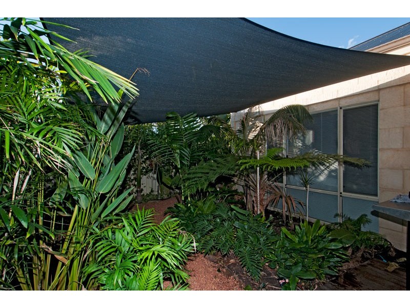 11 Chalice Rise, Lakelands WA 6180