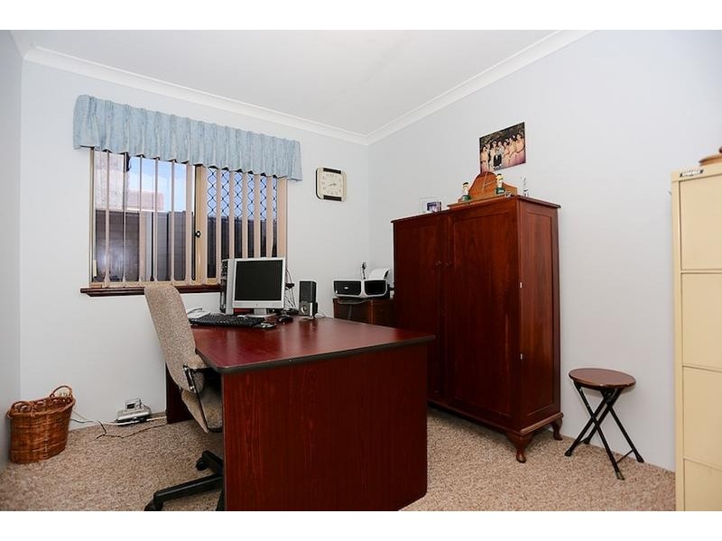 71 Oaklands Ave, Halls Head WA 6210