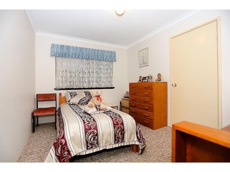 71 Oaklands Ave, Halls Head WA 6210