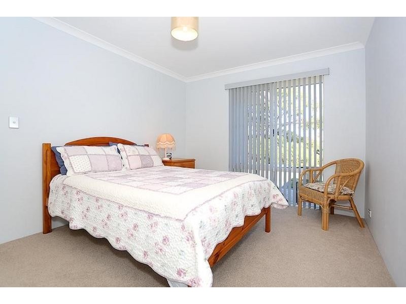 14 Santalum Circus, Halls Head WA 6210