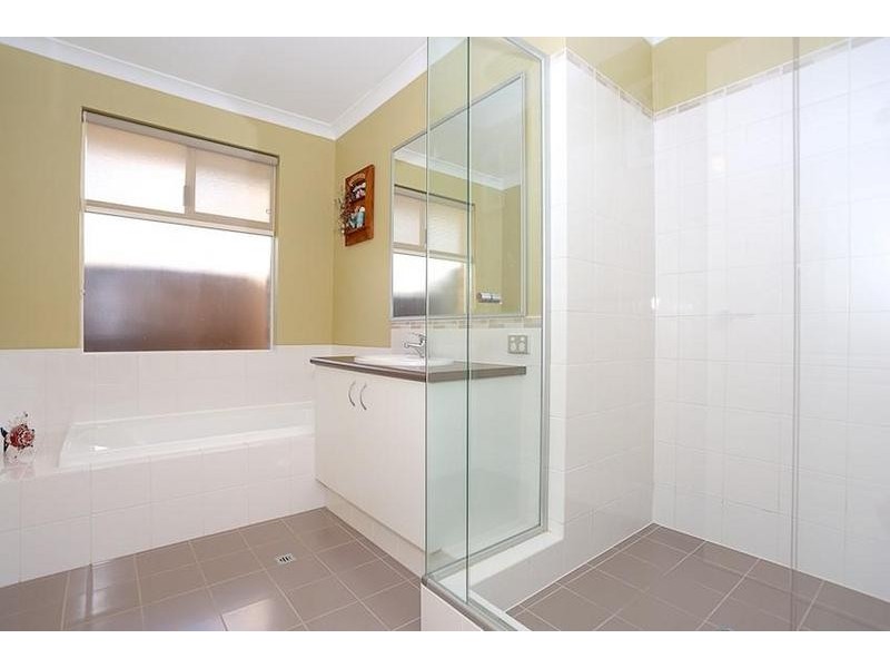 14 Santalum Circus, Halls Head WA 6210