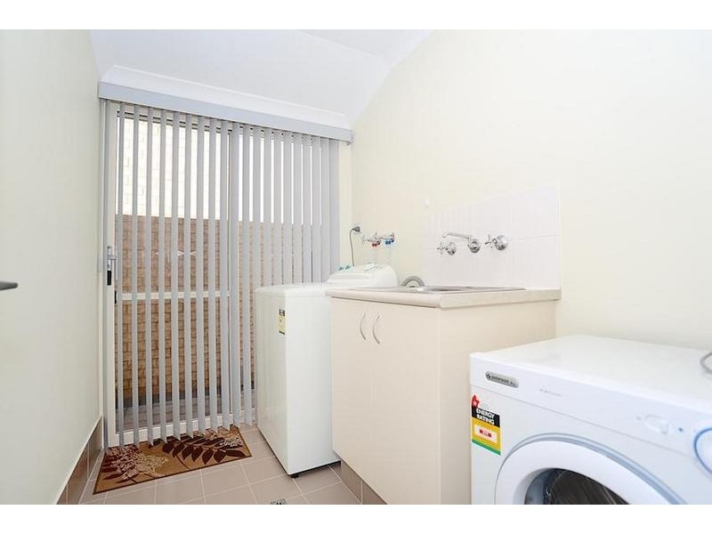 14 Santalum Circus, Halls Head WA 6210