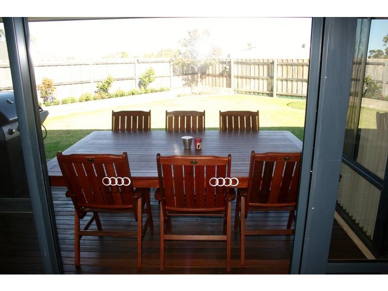 10 Senecio Way, Halls Head WA 6210