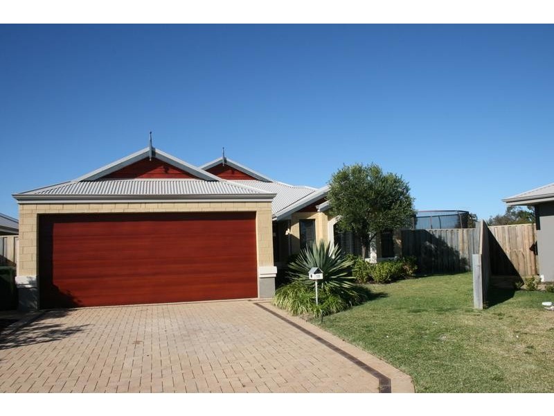 10 Senecio Way, Halls Head WA 6210