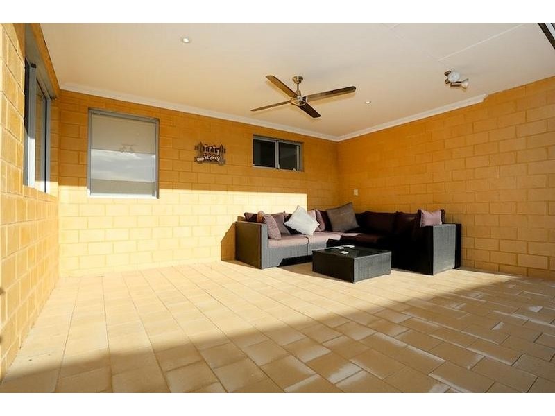 25 Karri Karri Pass, Lakelands WA 6180