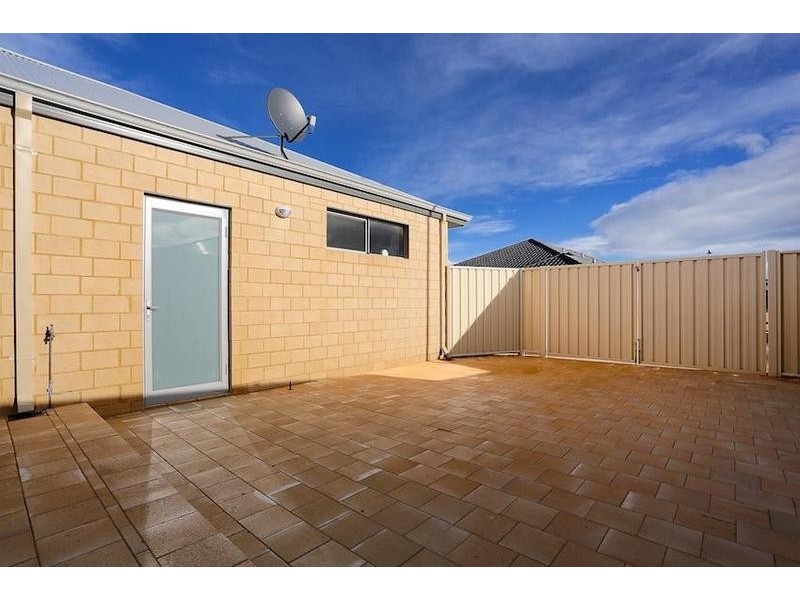 25 Karri Karri Pass, Lakelands WA 6180