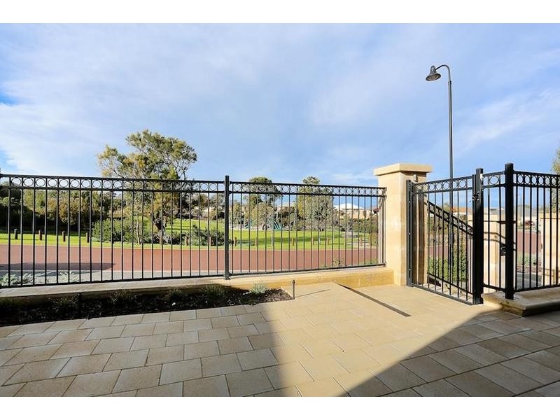 25 Karri Karri Pass, Lakelands WA 6180