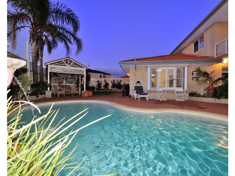 4 Pond Court, San Remo WA 6210