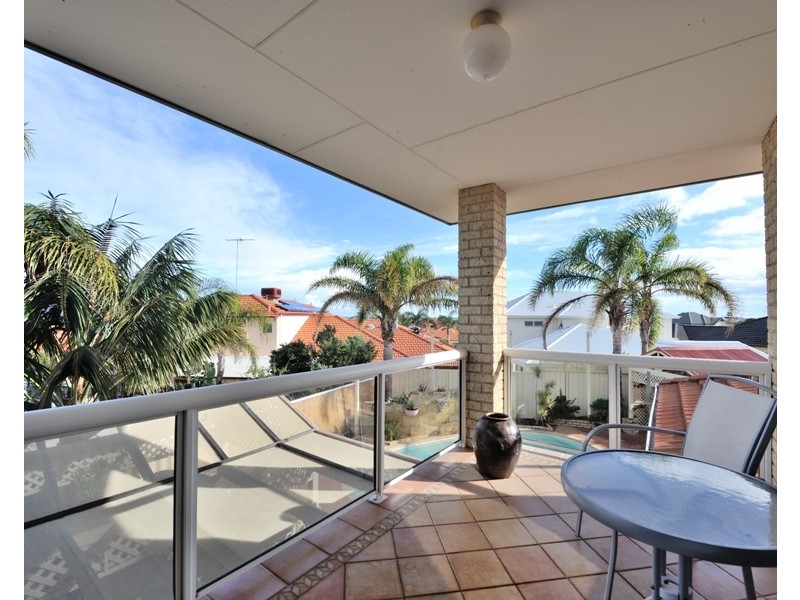 4 Pond Court, San Remo WA 6210