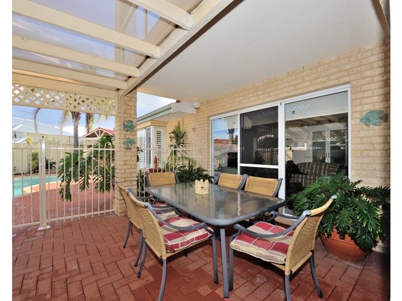 4 Pond Court, San Remo WA 6210