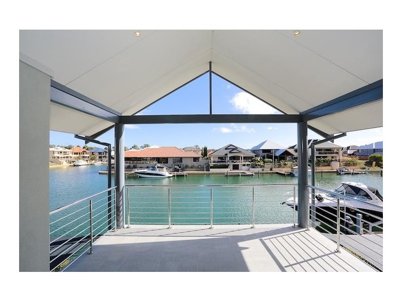 38 Leisure Way, Halls Head WA 6210