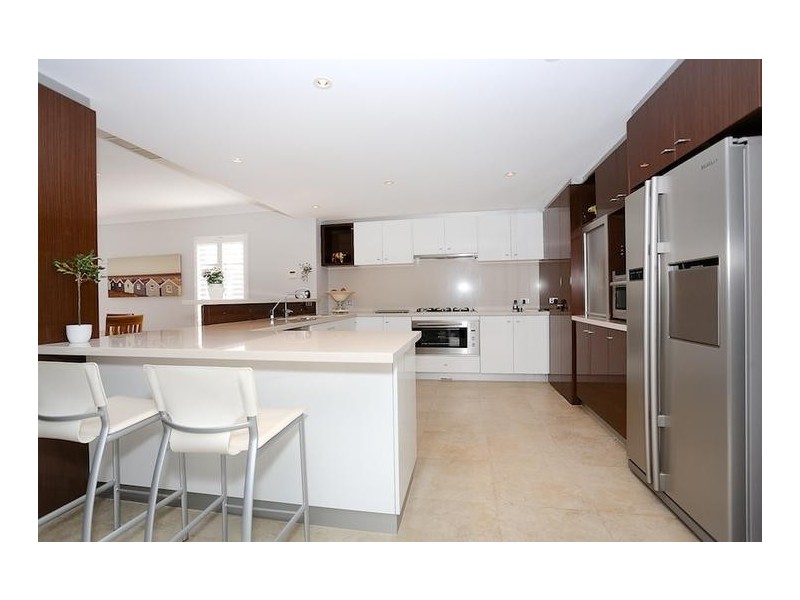 38 Leisure Way, Halls Head WA 6210