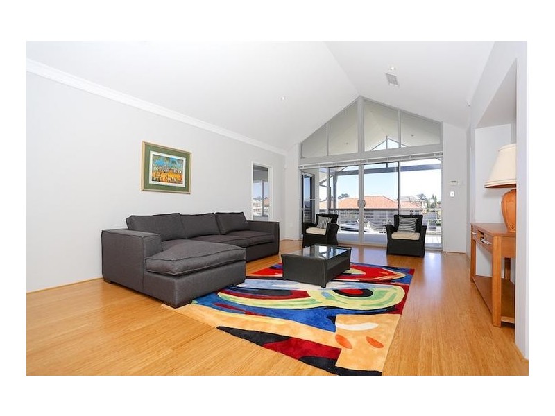 38 Leisure Way, Halls Head WA 6210