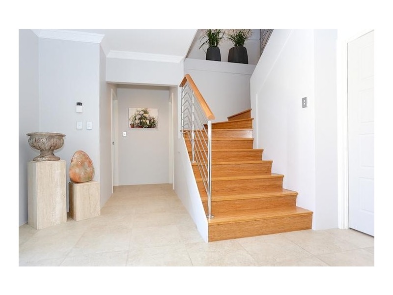 38 Leisure Way, Halls Head WA 6210