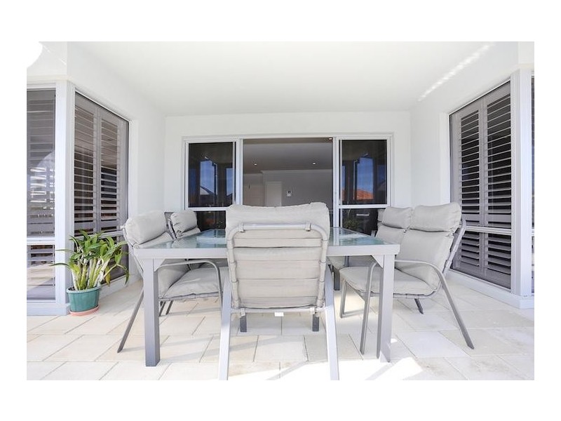 38 Leisure Way, Halls Head WA 6210