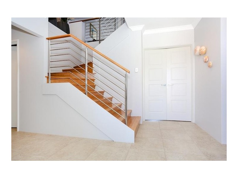 38 Leisure Way, Halls Head WA 6210