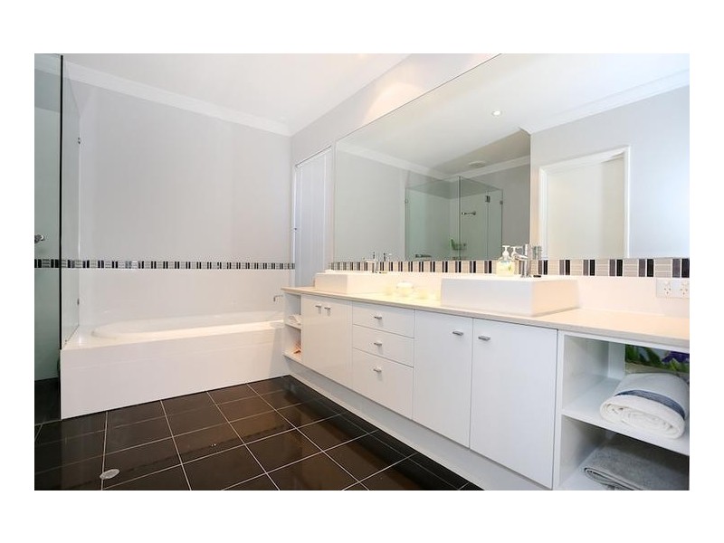 38 Leisure Way, Halls Head WA 6210