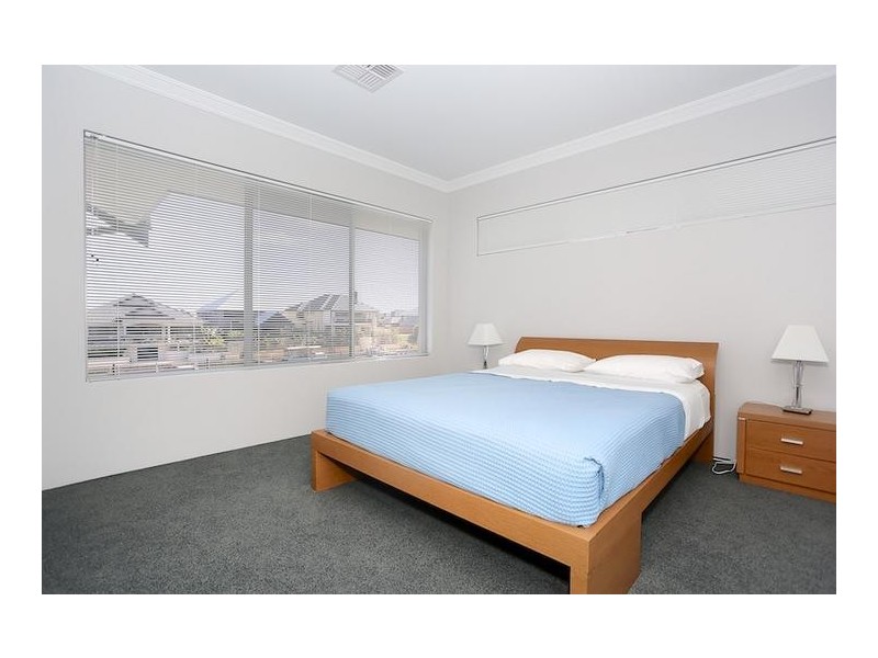 38 Leisure Way, Halls Head WA 6210