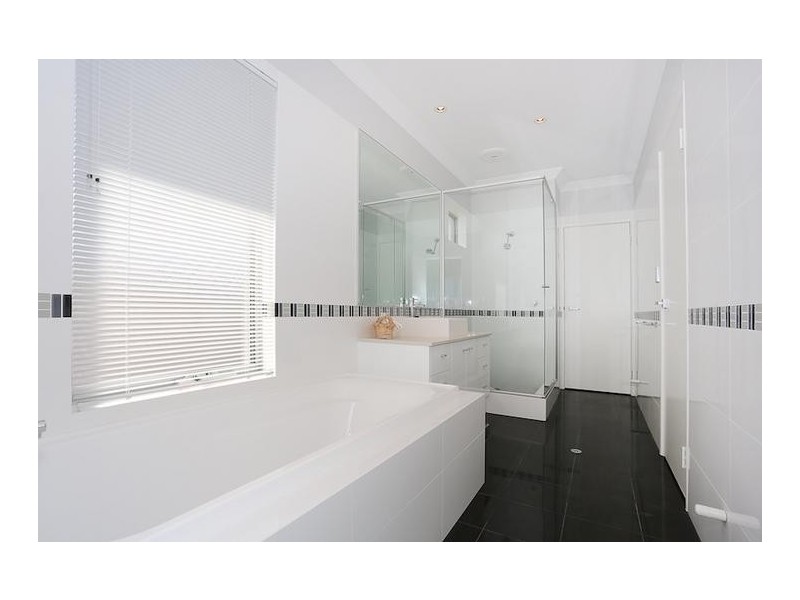 38 Leisure Way, Halls Head WA 6210