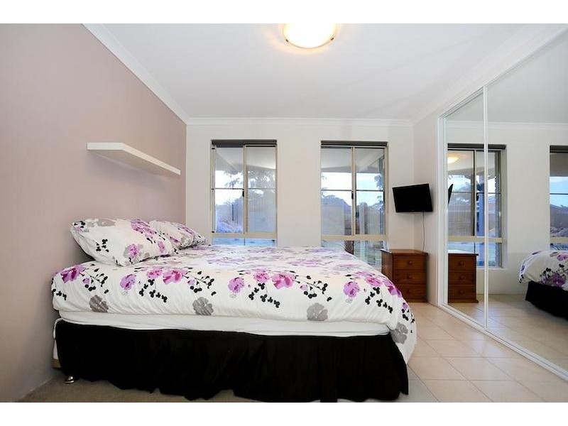 4 Pyrford Ramble, Erskine WA 6210